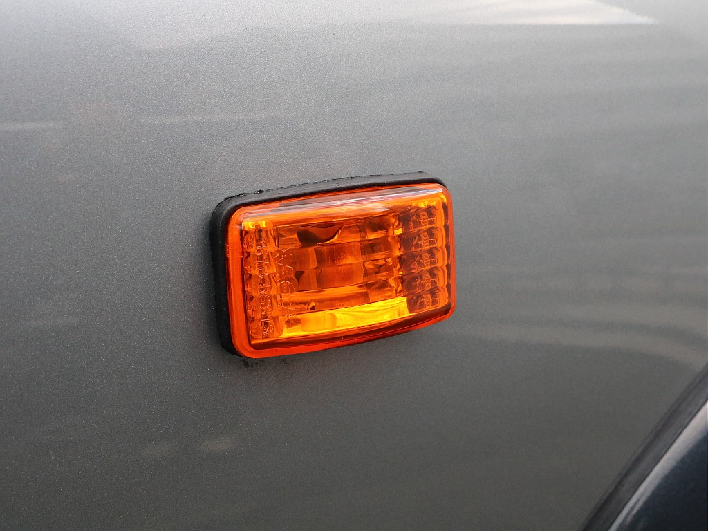 新品オレンジサイドマーカー。