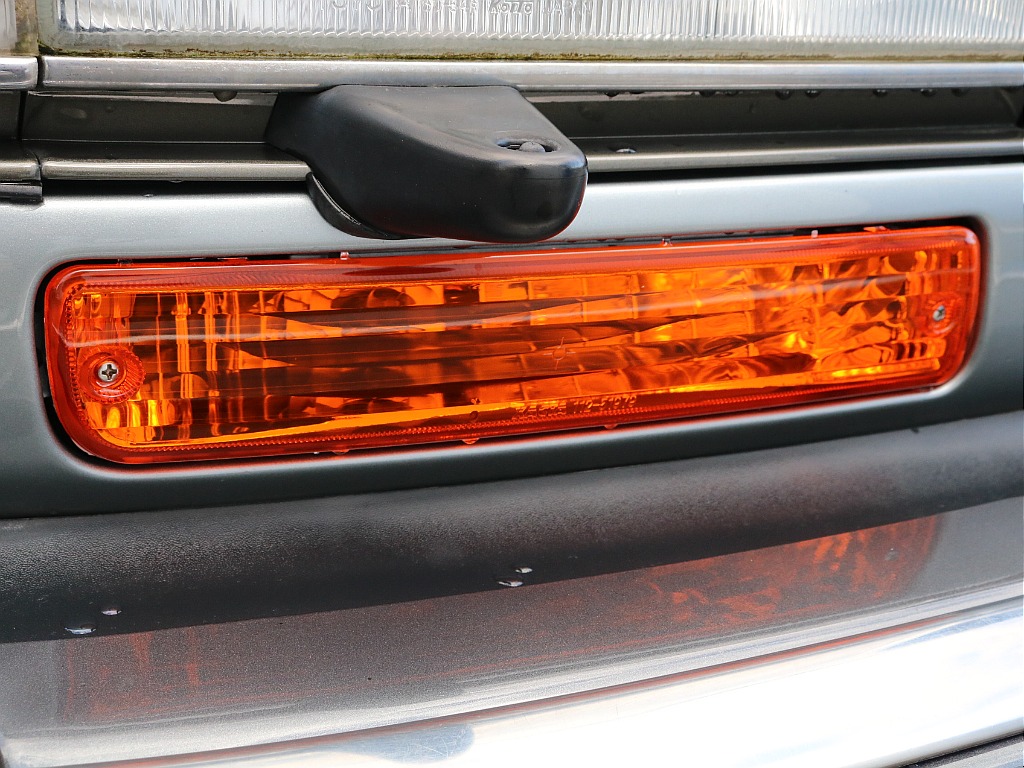 新品オレンジウィンカー。