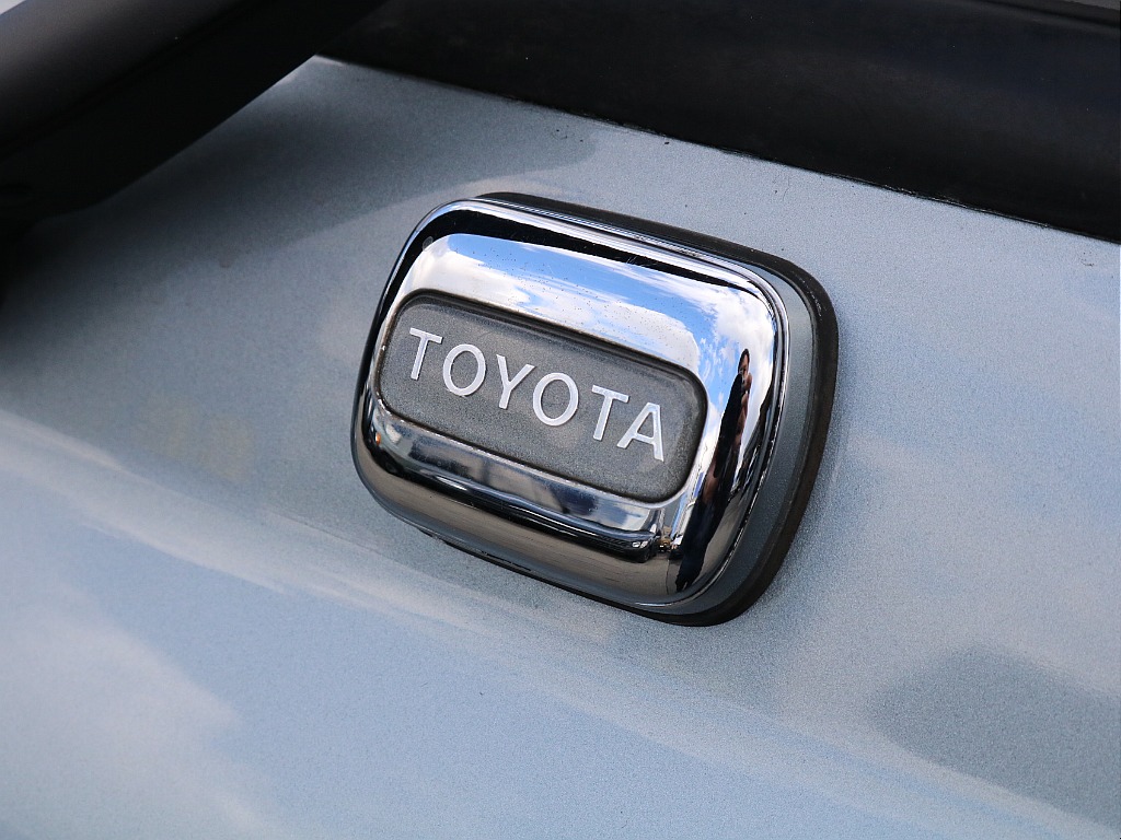 開くとバックドアのカギ穴が出てきます。