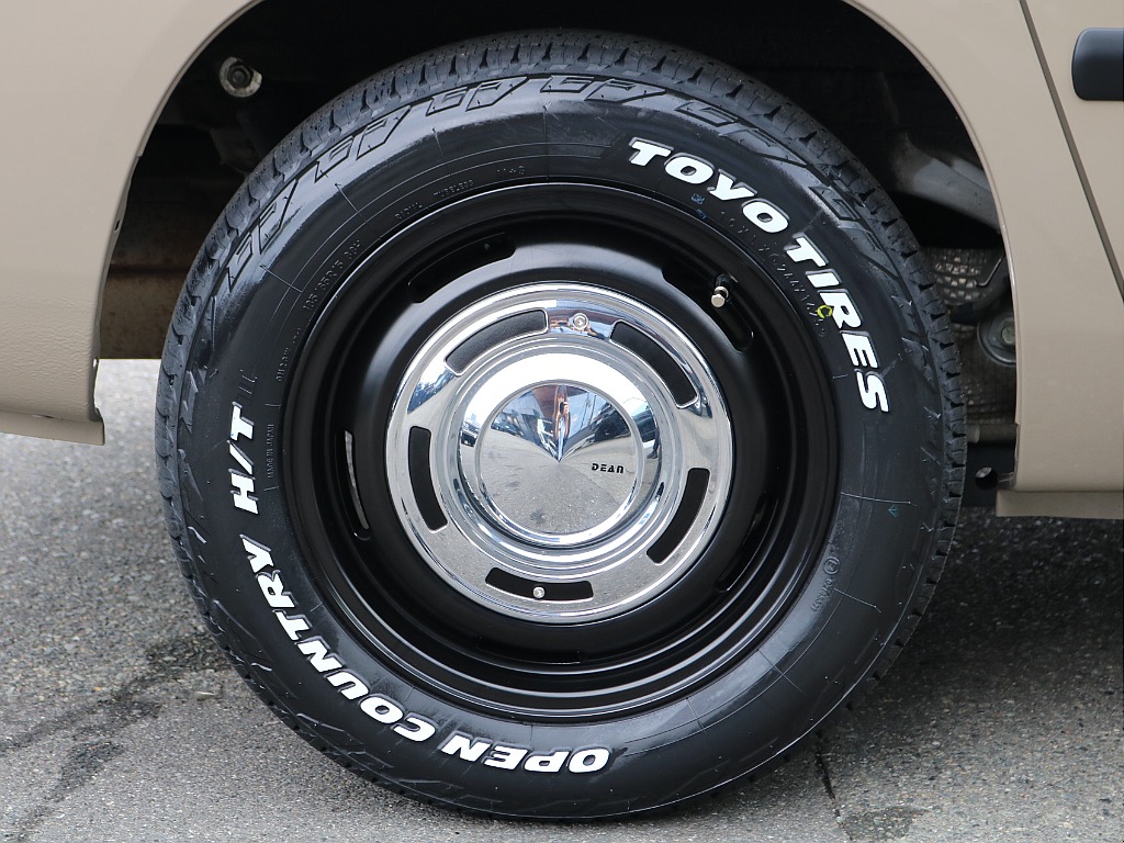 TOYOオープンカントリータイヤ＆DEANクロスカントリー！それぞれ新品装着！