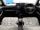 内装はブラック基調となっております。