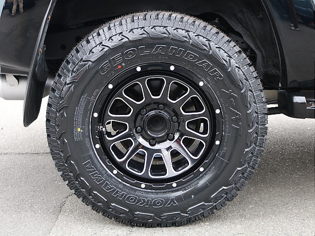 ジオランダーX-ATタイヤ＆デルタフォース１７インチAW！それぞれ新品装着。