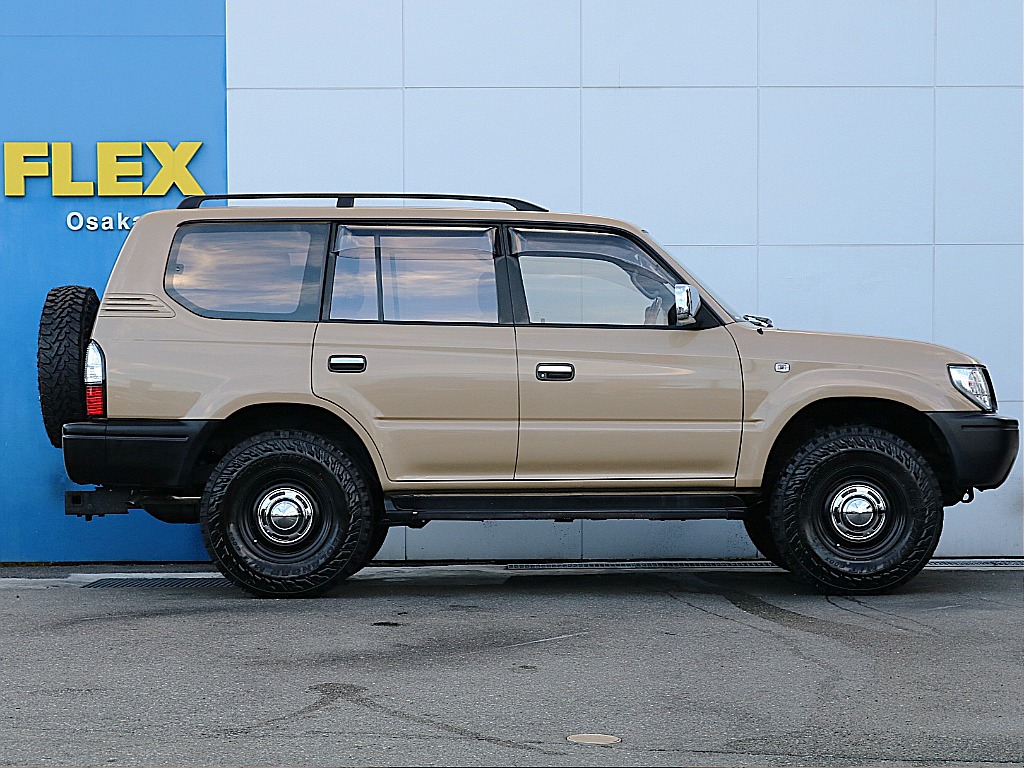 ノーマル車高となります。リフトアップも可能です。