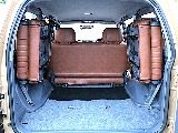 広々とした荷室はたくさんのお荷物を積むことが可能です。状態も良好です！