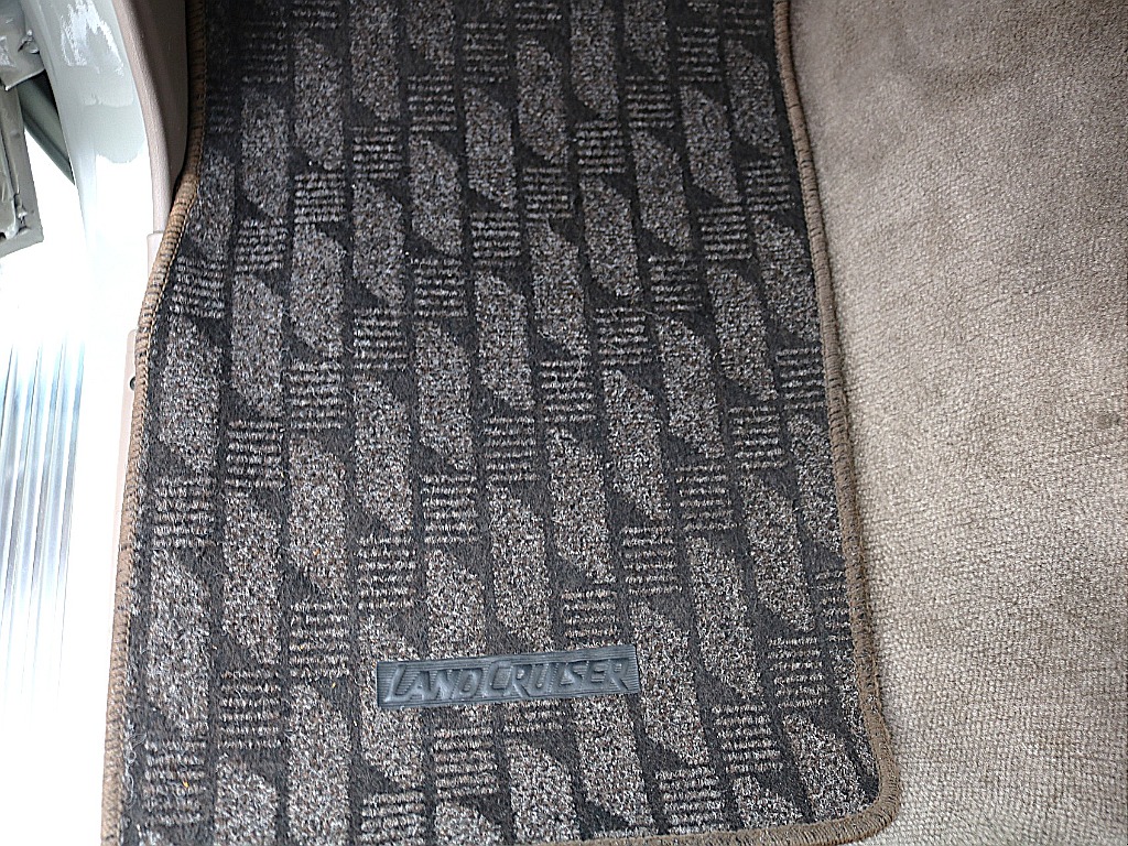 純正フロアマット