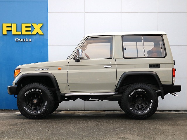 サイドステップ付き。 ちょうど良いサイズ感です。