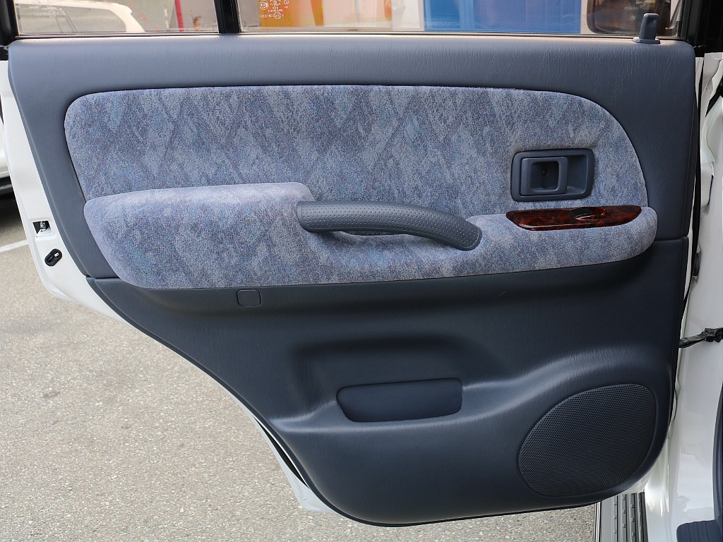 左リアドア。