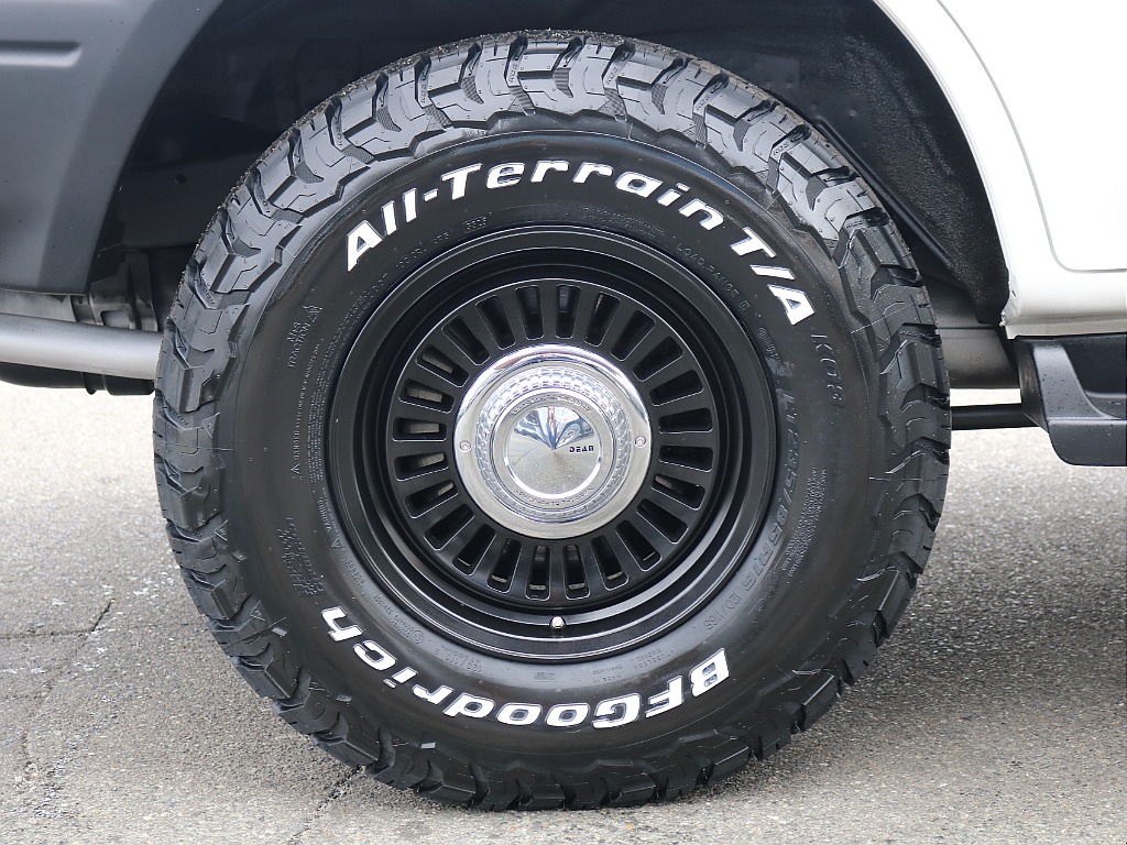 BFGoodrichATタイヤ＆DEANカリフォルニアAW。 それぞてれ新品装着。