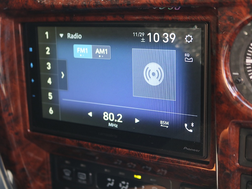 パイオニア製ディスプレイオーディオが装着済み。