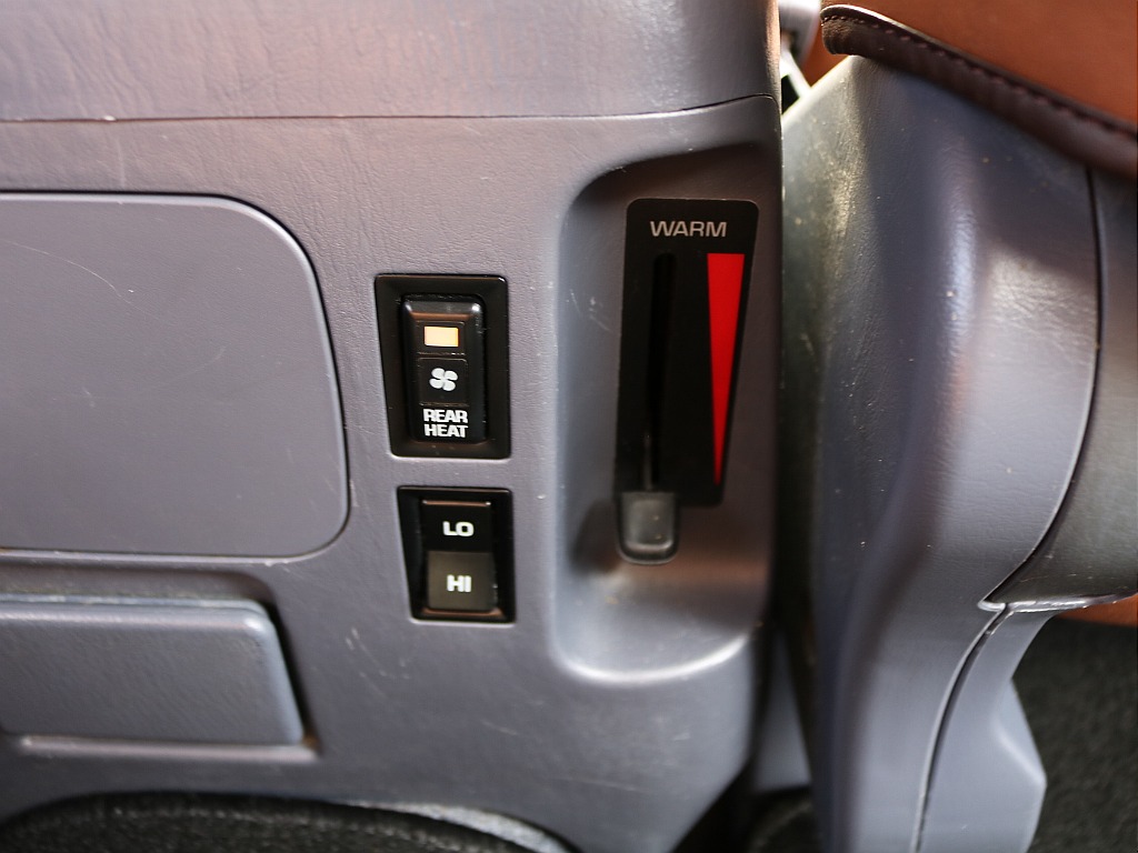 リヤヒーター付きです。