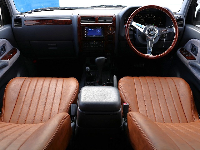 内装もクラシック感を表現しております。