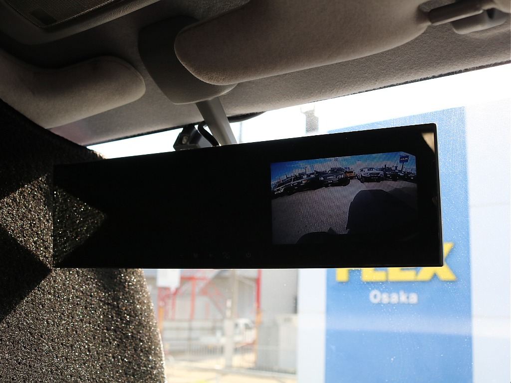 リヤカメラ装着済み。