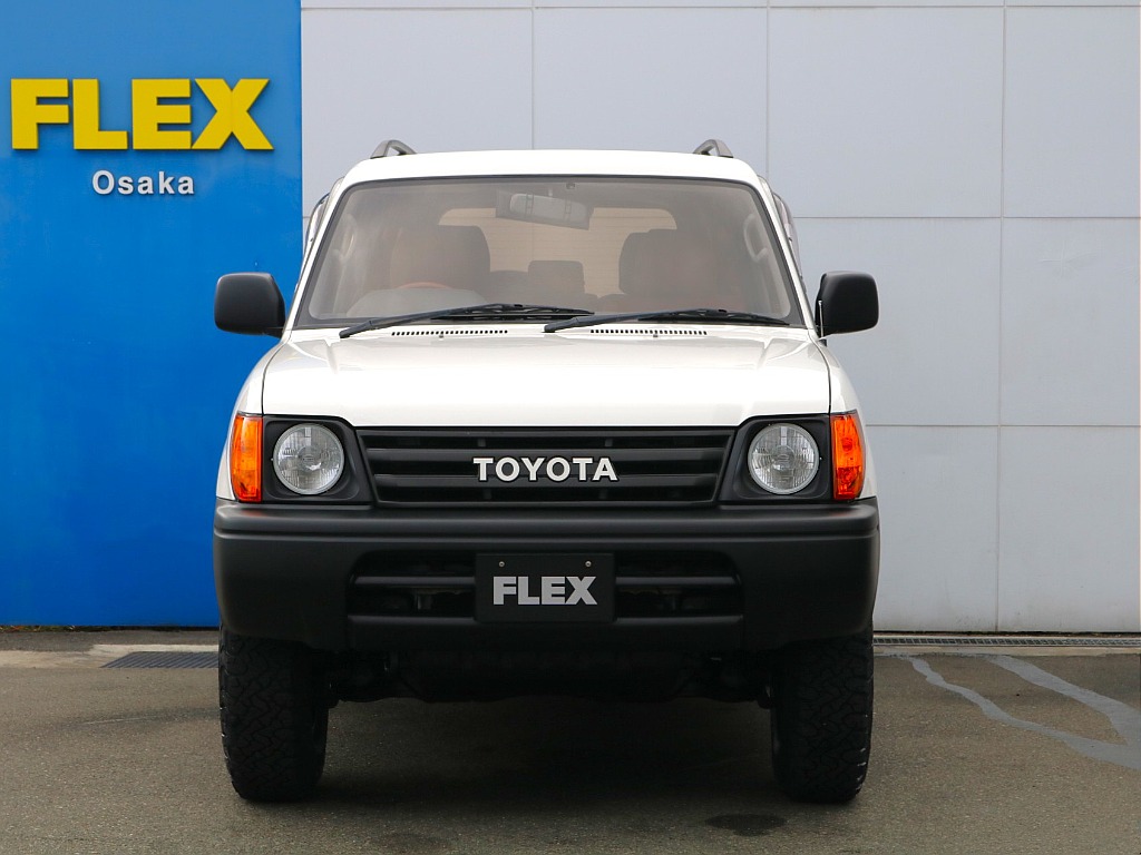 丸目とオレンジによって可愛らしい印象になります。