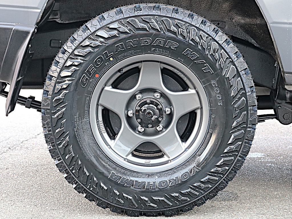 ジオランダーMTタイヤにブラッドレーV、それぞれ新品装着です☆