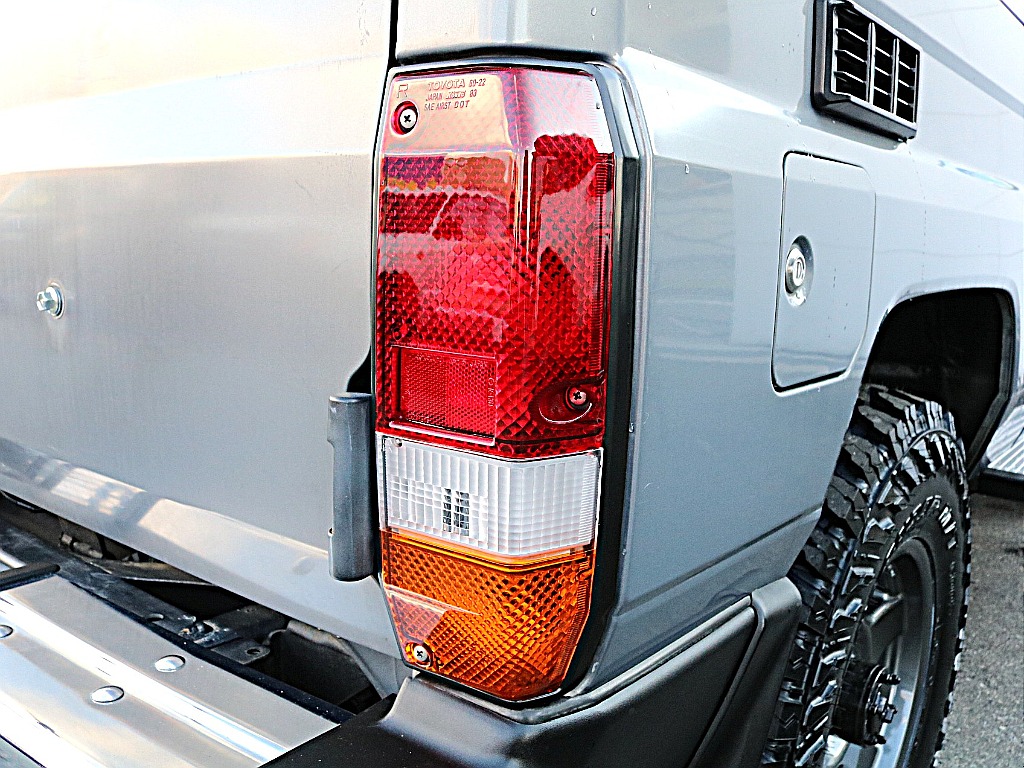 テールランプも状態良いです。