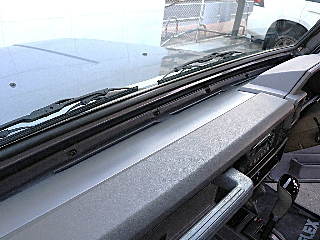 ダッシュボード割れございません。