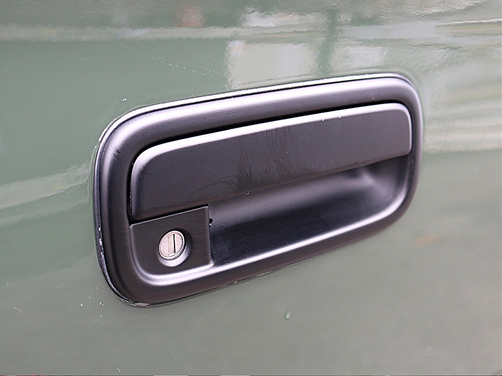 ドアノブはマットブラック