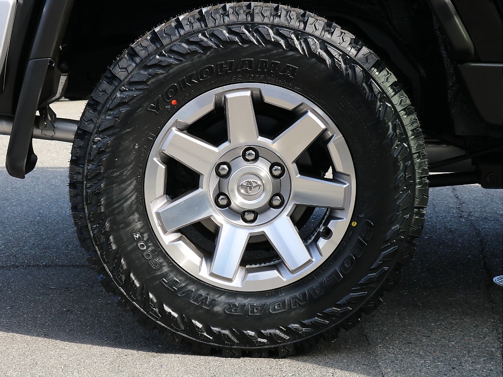 新品YOKOHAMAジオランダーMTタイヤ＆純正１７インチAW！