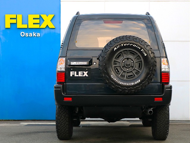 背面タイヤもしっかり揃っております。