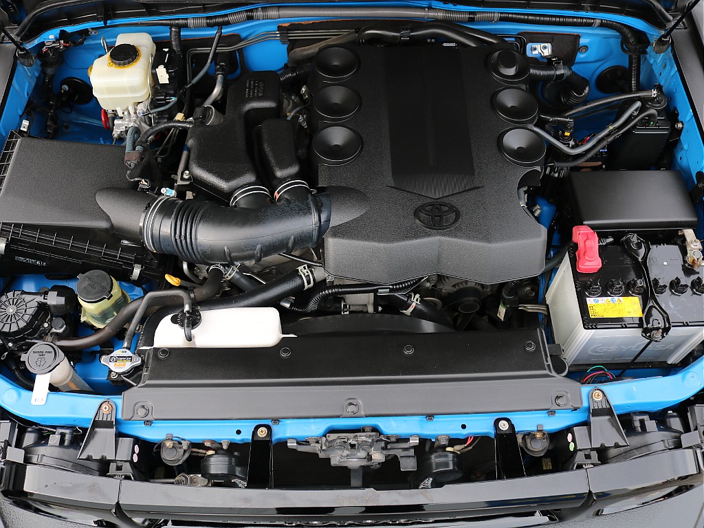 ご覧のように綺麗なエンジンルーム。