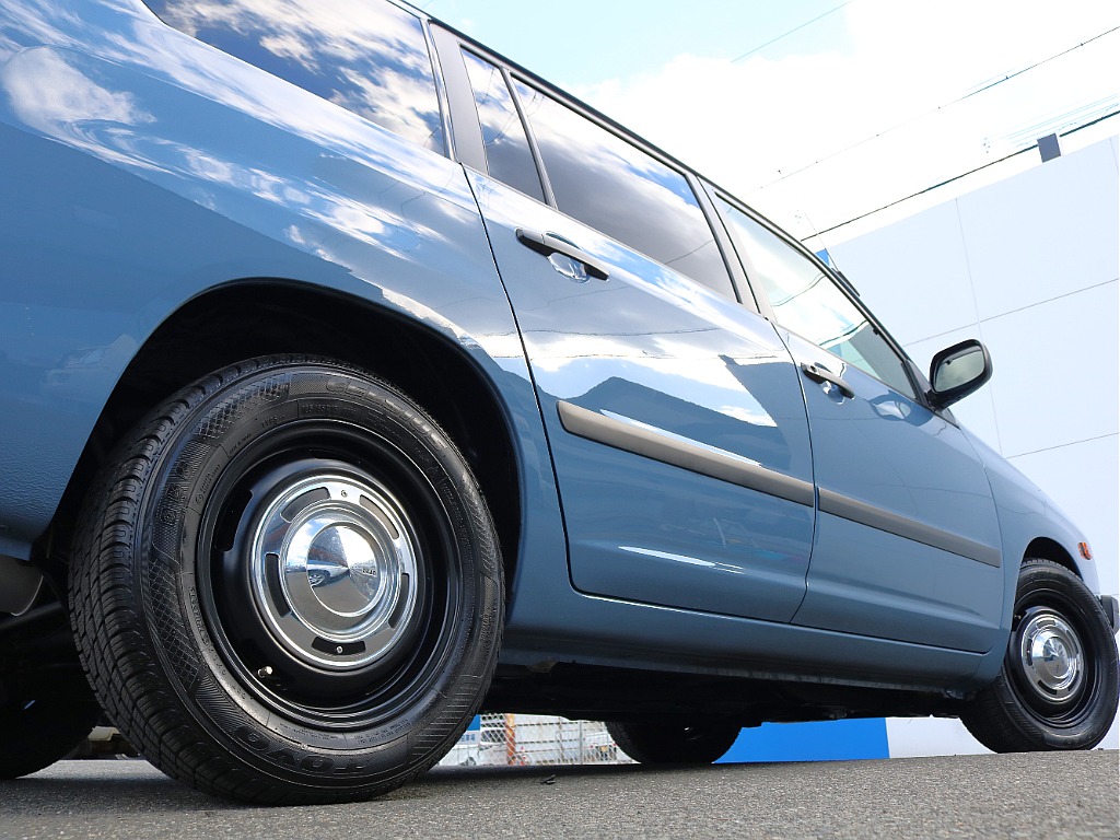 様々なシーンに映える車両です。