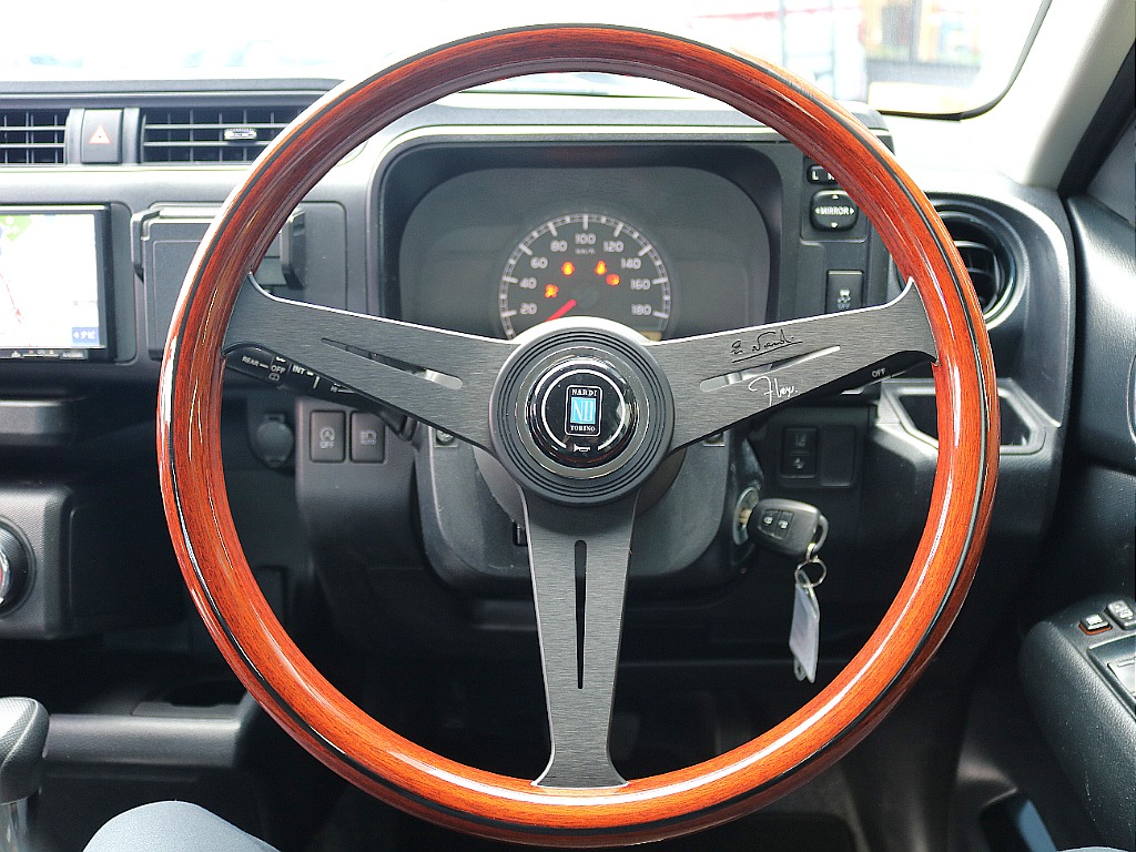 オリジナルNARDIステアリング。