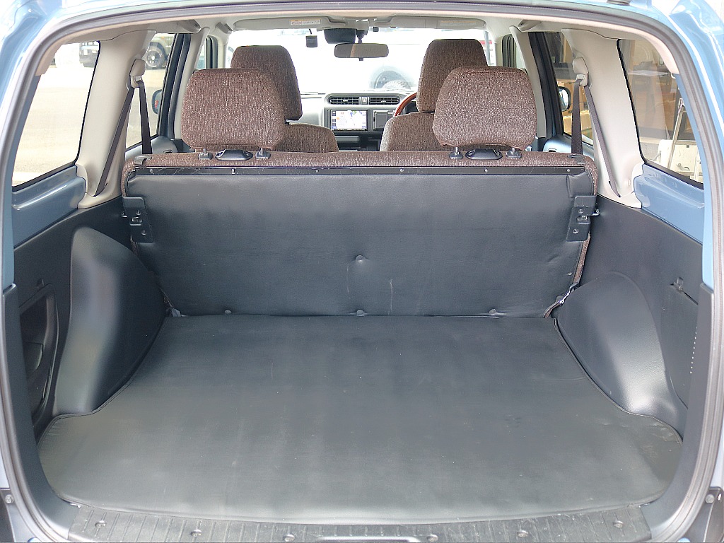 お荷物を十分積めるラゲッジスペースです。