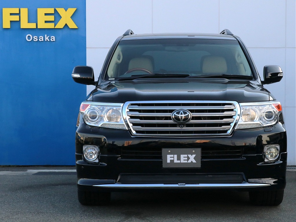 存在感のあるフロントビュー。