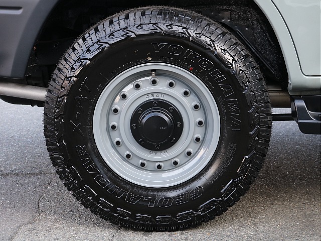 YOKOHAMAジオランダーX-ATタイヤ×DEANコロラドの組み合わせ！ホイール色は外装色にマッチしております。