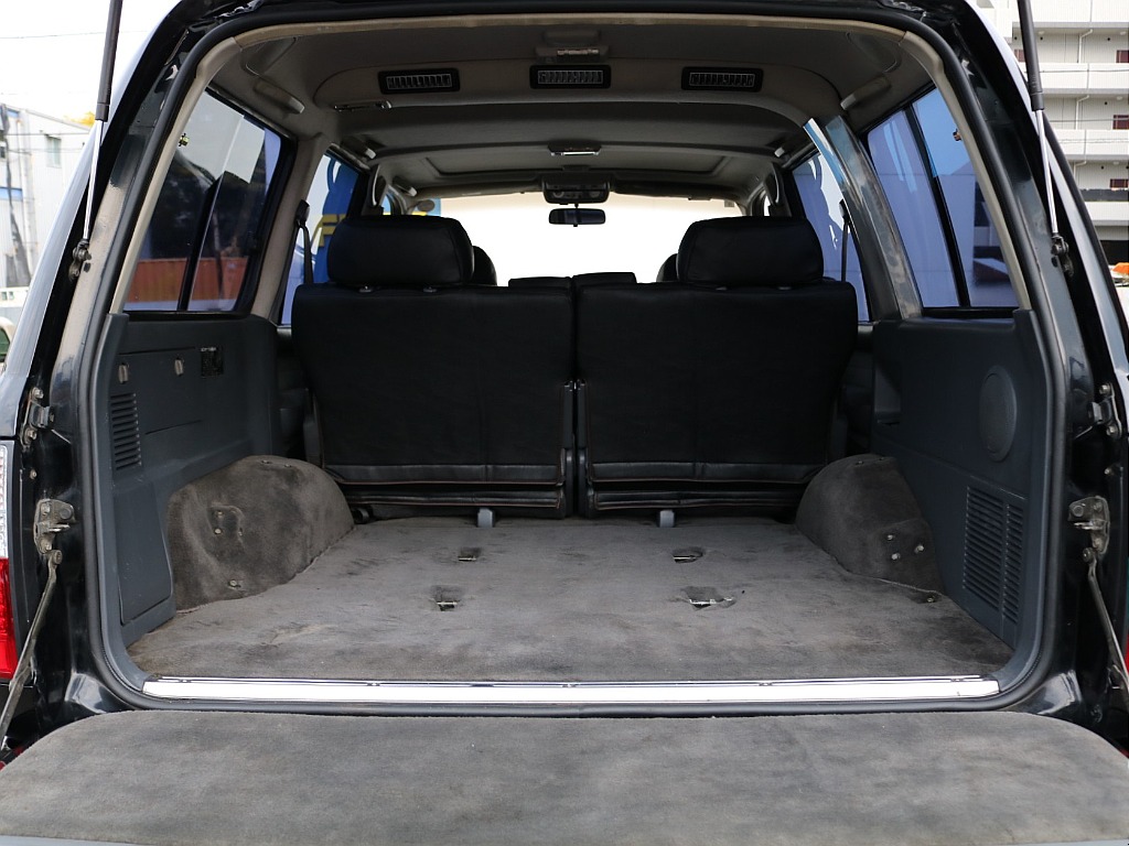 荷室はたくさんのお荷物を積むことが可能です。