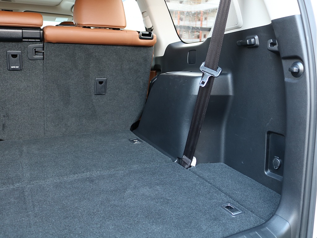 右ラゲッジパネル。