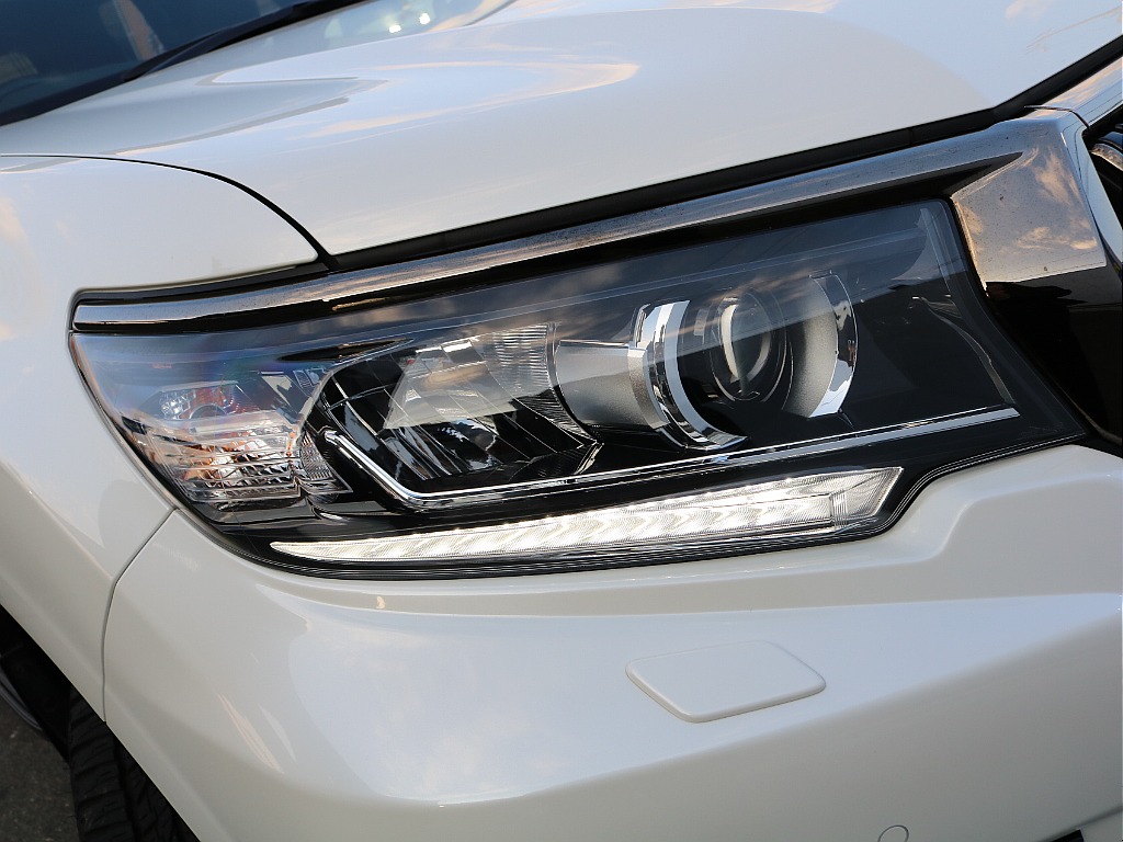 LEDヘッドライト。