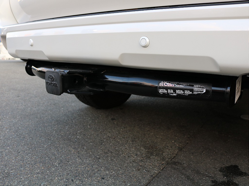 ヒッチメンバー付き。