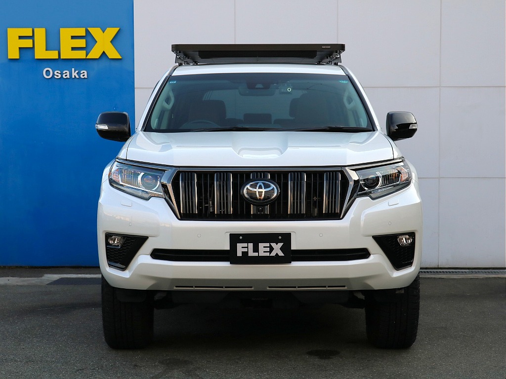 １５０プラドの凛々しい顔つき。