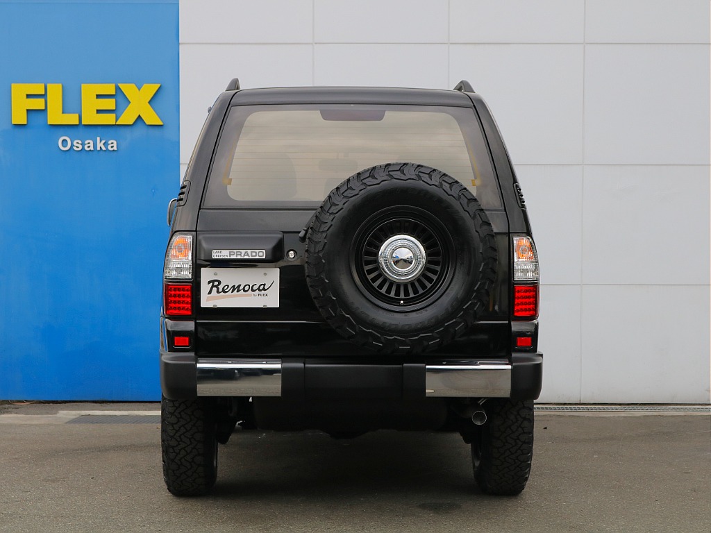 背面タイヤ付きでより四駆らしいです。