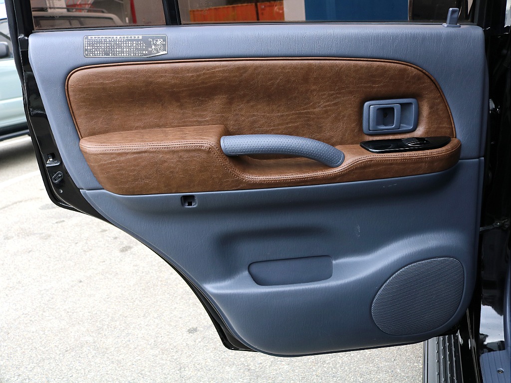 落ち着いた色合いです。