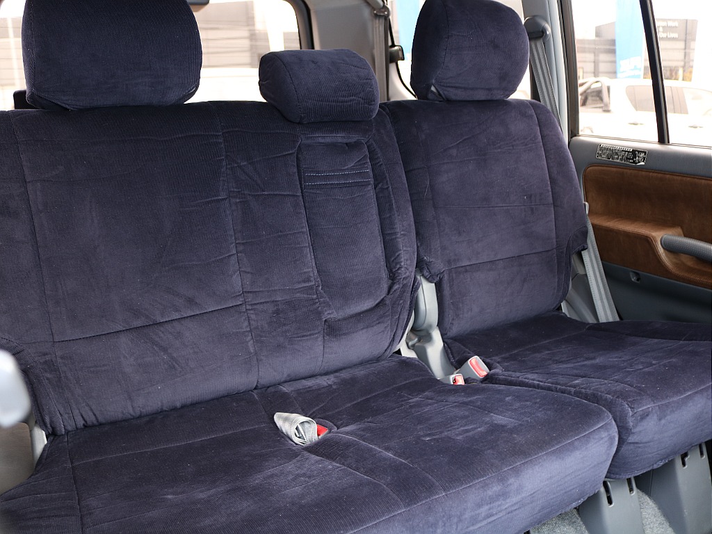 2列目は後期型なので分割式となっております。