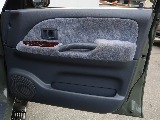 運転席ドア内張。