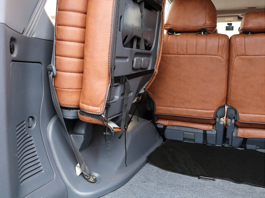 傷が多くなりがちなラゲッジパネル。