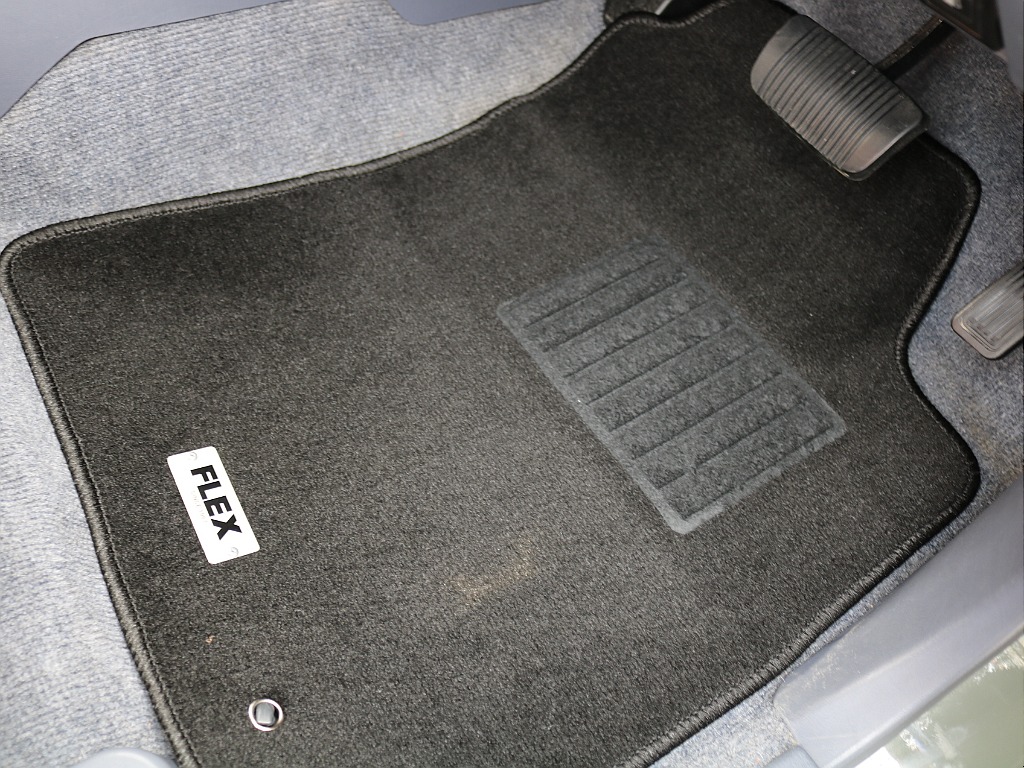 新品フロアマット取付！