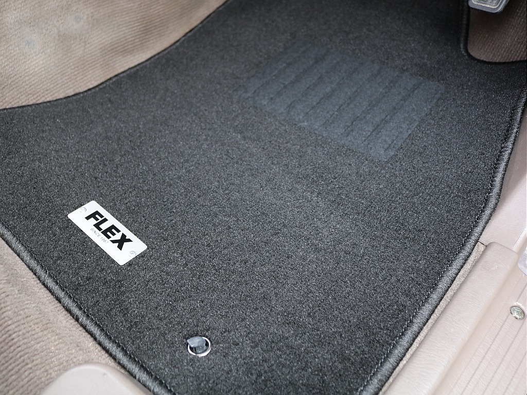 新品のFLEXフロアマット☆