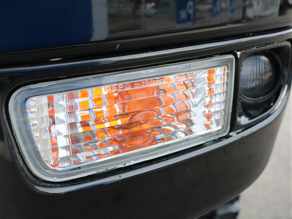 新品フォグランプレンズ。