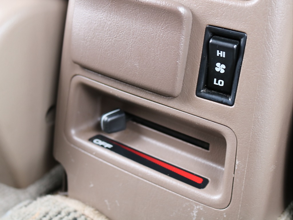 リアヒーター付き