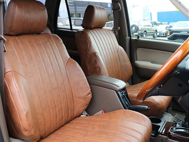 クラシックブラウンシートカバーを新品装着！