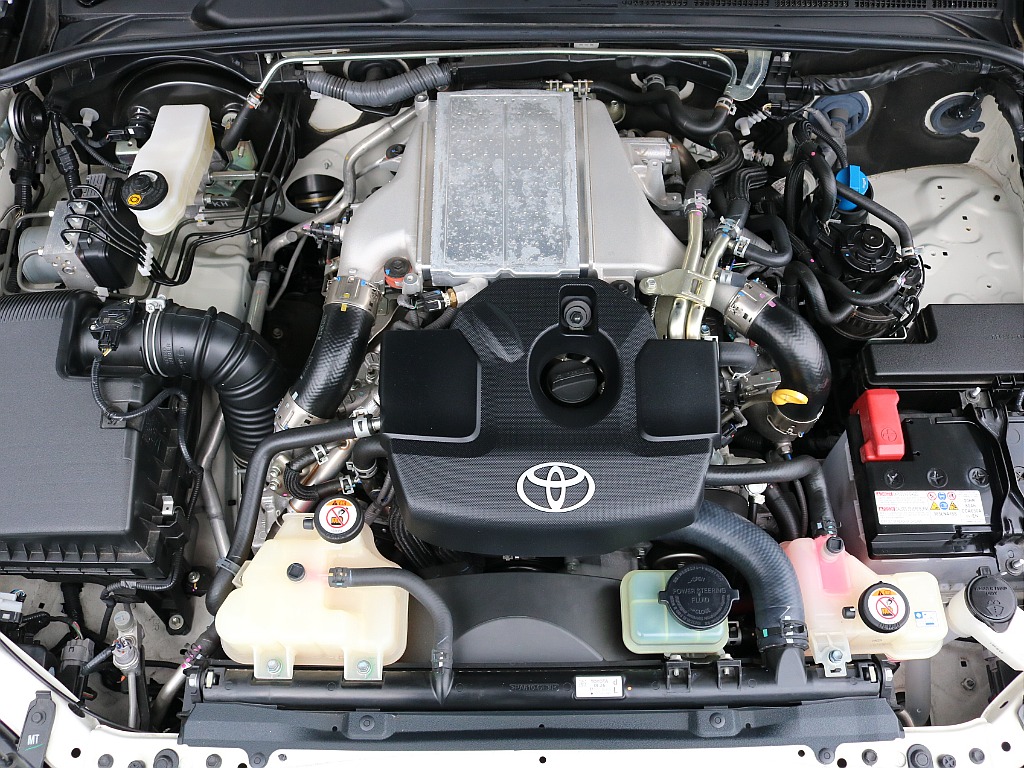 エンジンルームもご覧のように綺麗な状態です。