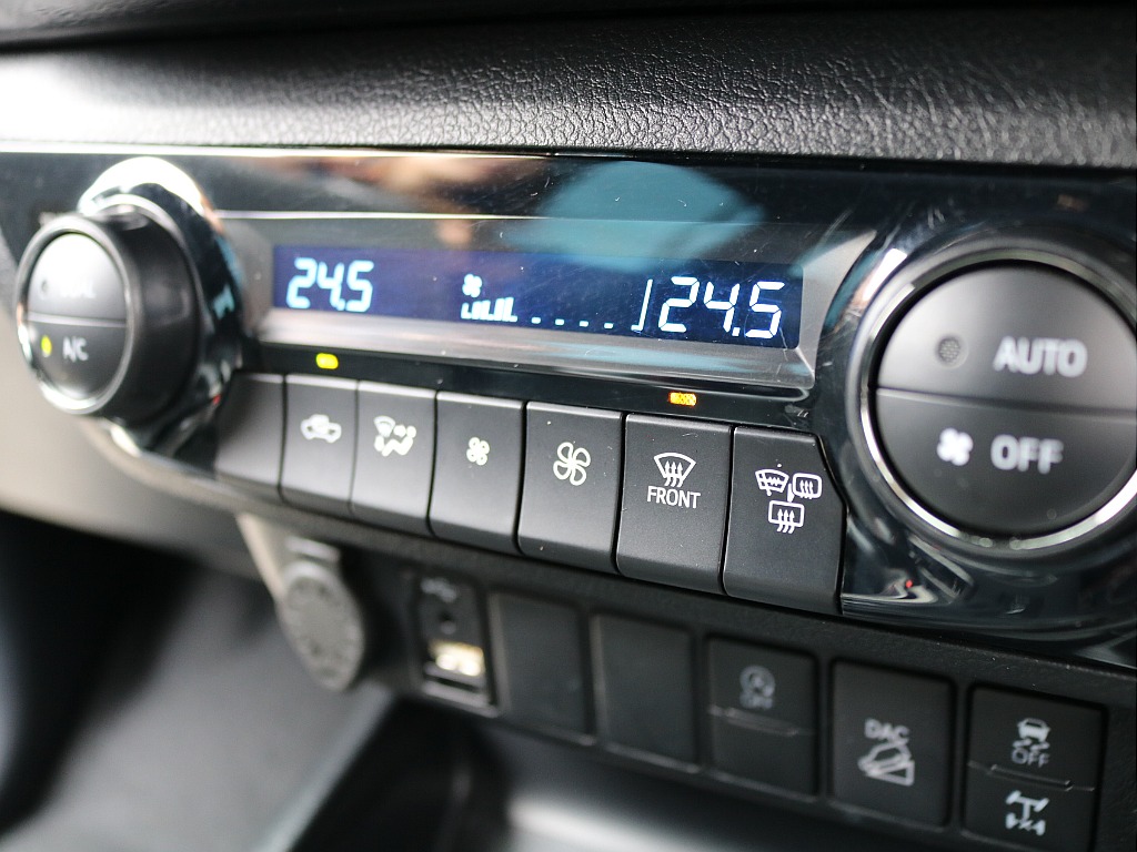 エアコンパネル。