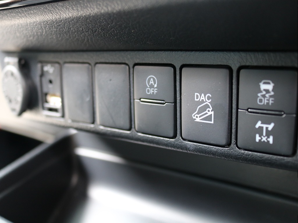 各所スイッチ類。