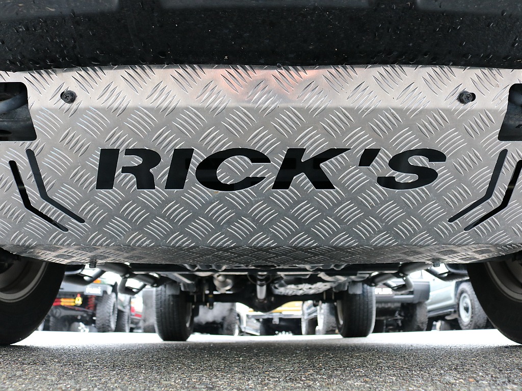 スキッドプレート。