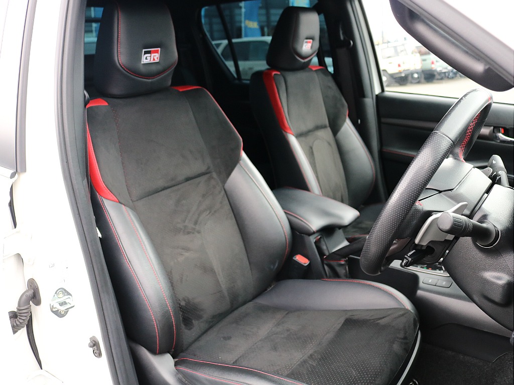 専用スポーツシート。