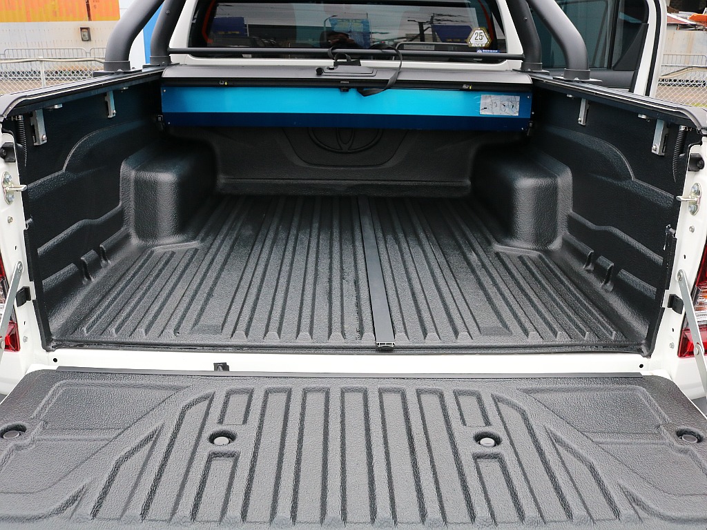 純正ベッドライナー付き。